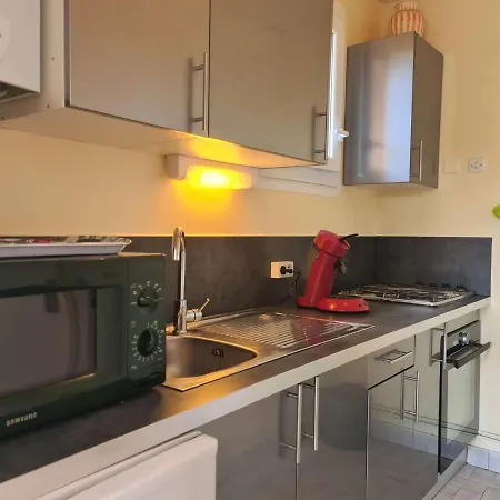 T2 Avec Parking Et Acces Direct A La - Fr-1-249-129 Apartman *
