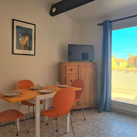 T2 Avec Parking Et Acces Direct A La - Fr-1-249-129 شقة *